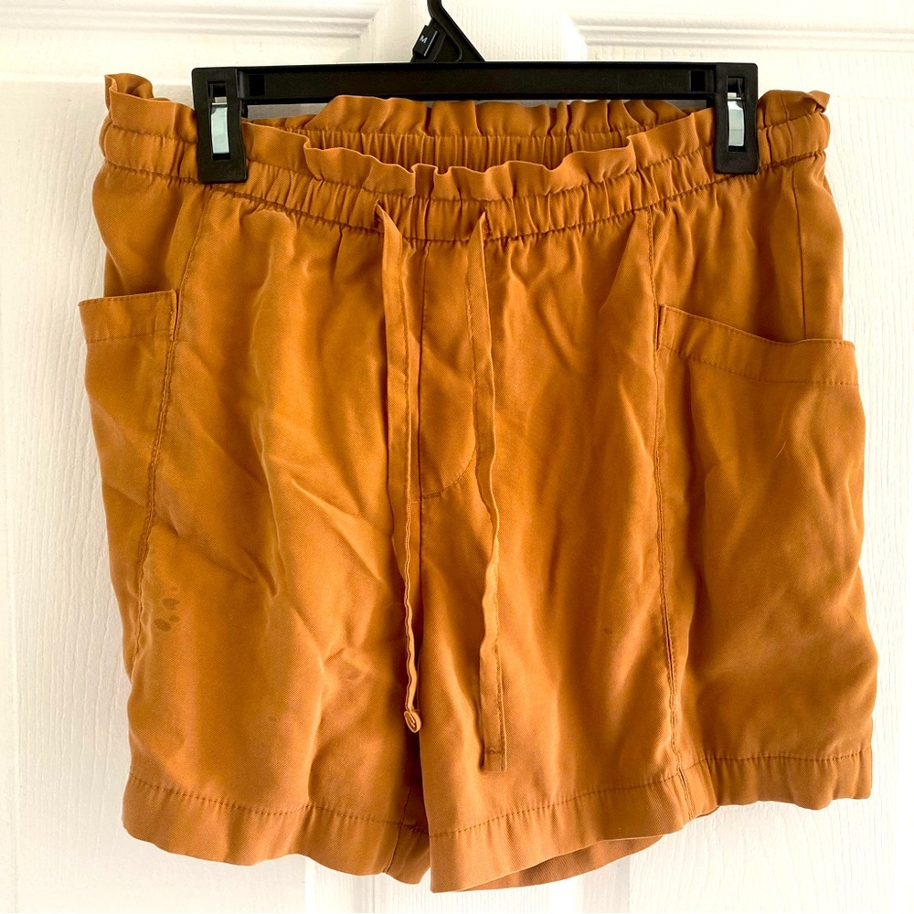 Paper bag yellow/golden shorts from old navy